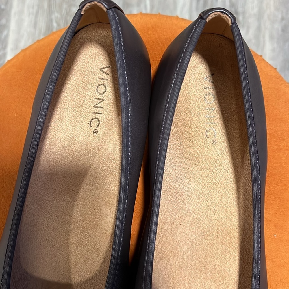 Vionic Delanie Flats - Picture 8 of 11